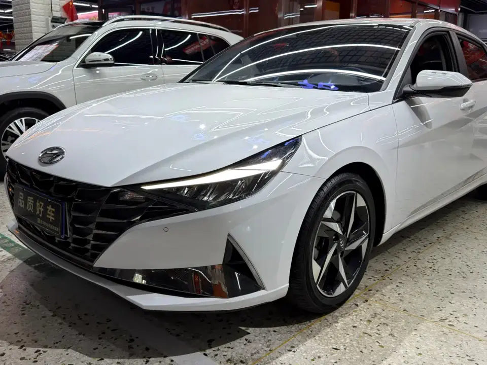 Hyundai Elantra 1.5L CVT LUX Premium Edition 2023