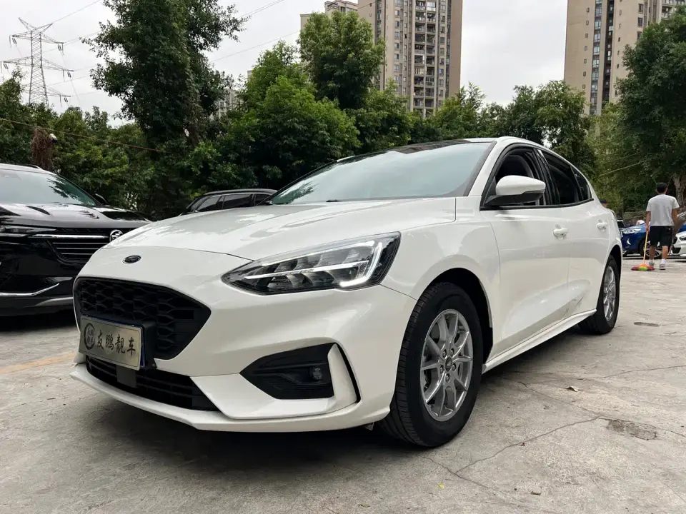 Ford Focus Hatchback EcoBoost 180 Auto Trend 2022