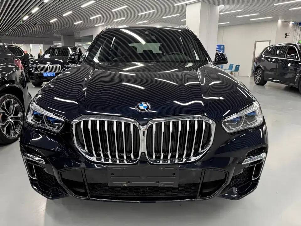 BMW X5 Model xDrive 40Li M Sport Package 2022