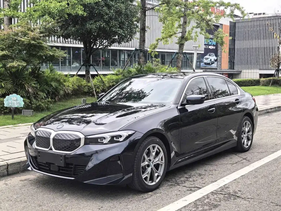 BMW i3 eDrive 35 L 2026