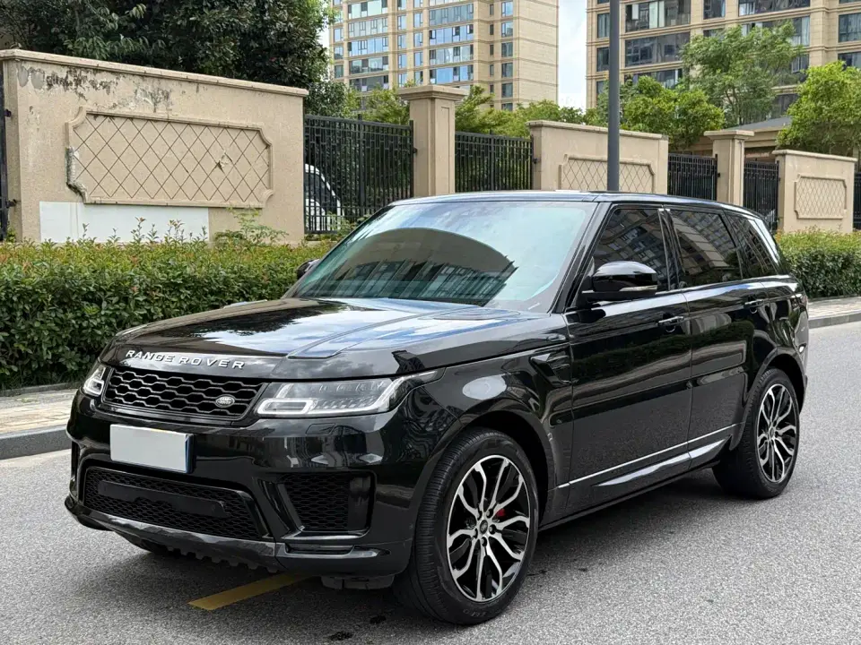 Land Rover Range Rover Sport 3.0 L6 Gloss Black Edition 2022