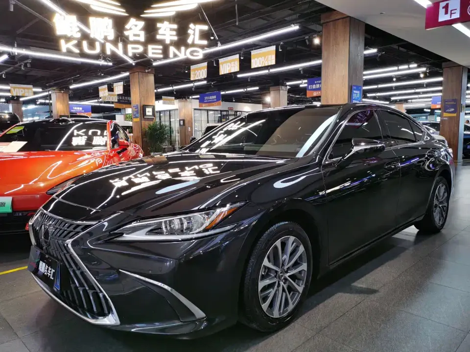 Lexus ES 260 Excellence 2023