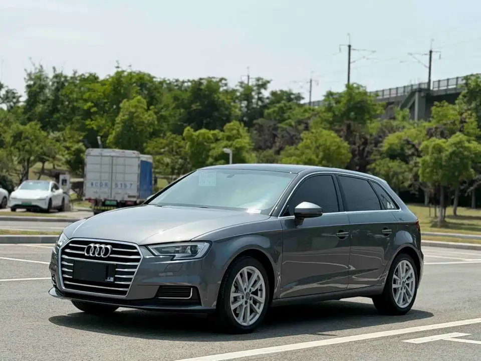 Audi A3 Facelift Sportback 35 TFSI Progressive (China VI) 2021