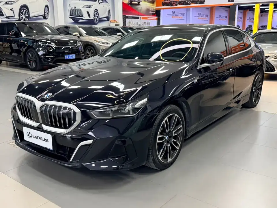 BMW 5 Series 530Li Leading M Sport Package 2025