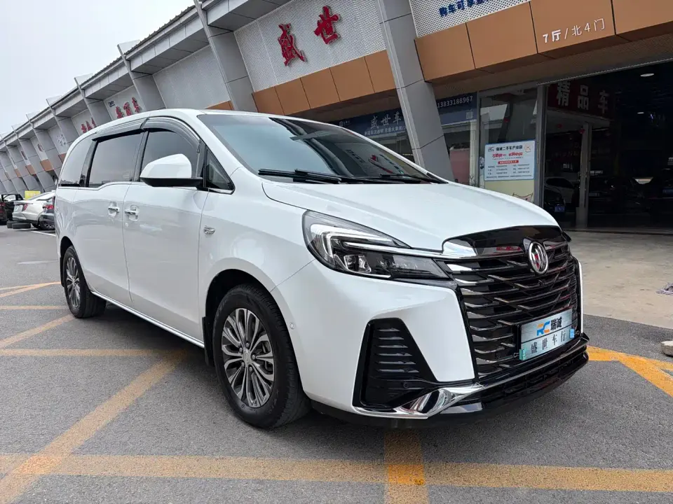 Buick GL8 Land Business Class Premium 2023