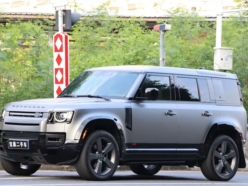 Land Rover Defender Model 110 5.0T V8 2023