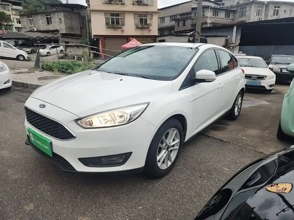 Ford Focus Hatchback Classic 1.6L Automatic Trend Smart Edition 2019