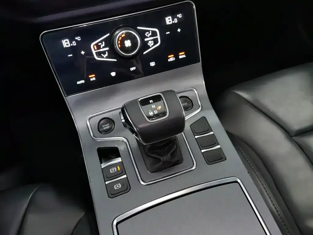Hongqi H5 Classic Facelift 1.5T DCT Flag Rhythm Edition 2022 — фото 13