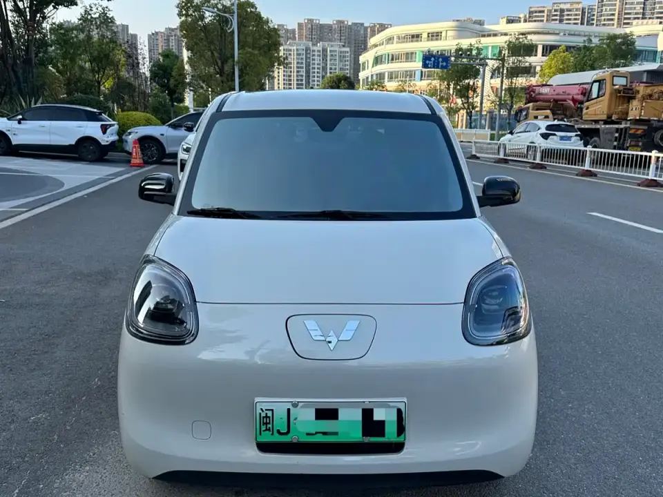Wuling Motors Hongguang MINIEV 4-Door Advanced 2025