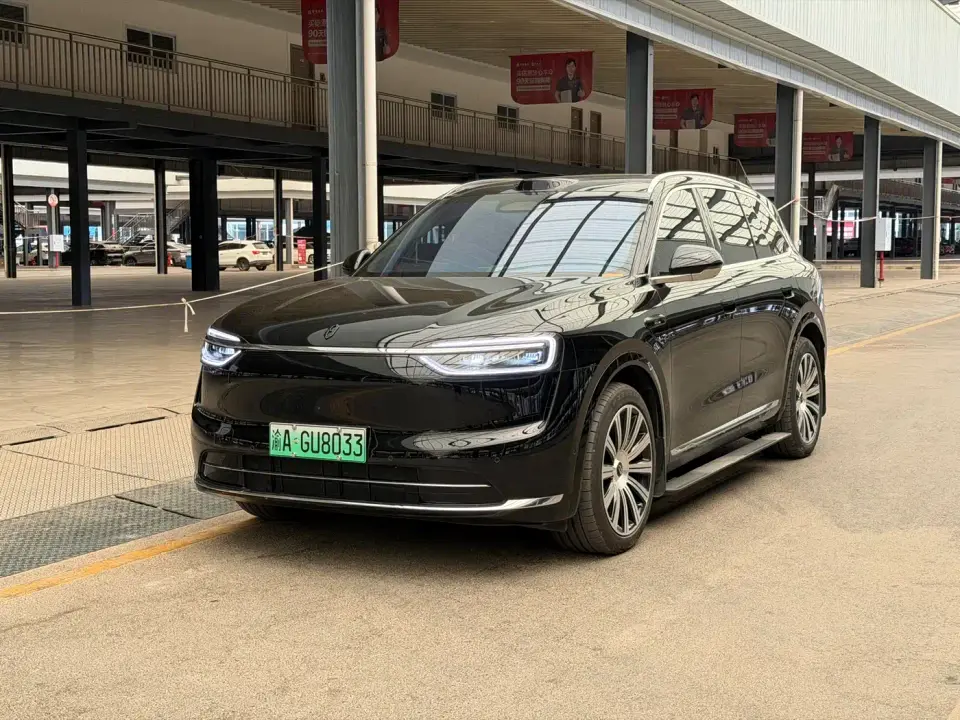 AITO Wenjie AITO M7 Extended Range Base Model 6-Seater 2025