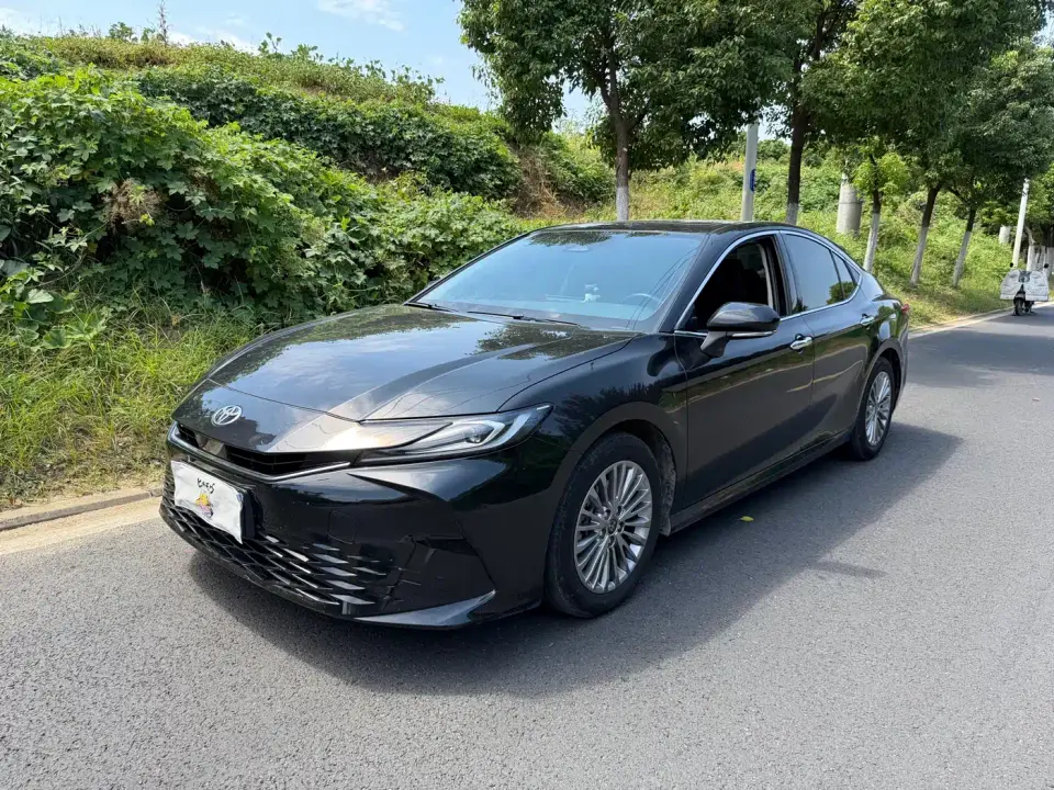 Toyota Camry 2.0GVP Luxury Edition 2025