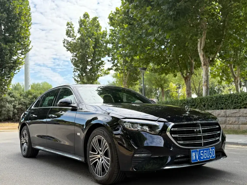 Mercedes-Benz E-Class E 260 L Classic Edition 2026