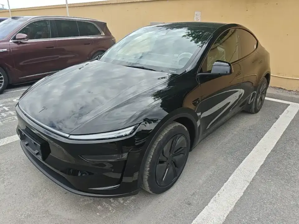 Tesla Model Y Model Rear-Wheel Drive Launch Edition 2026