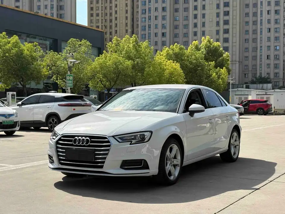 Audi A3 Facelift Limousine 35 TFSI Progressive (China VI) 2020