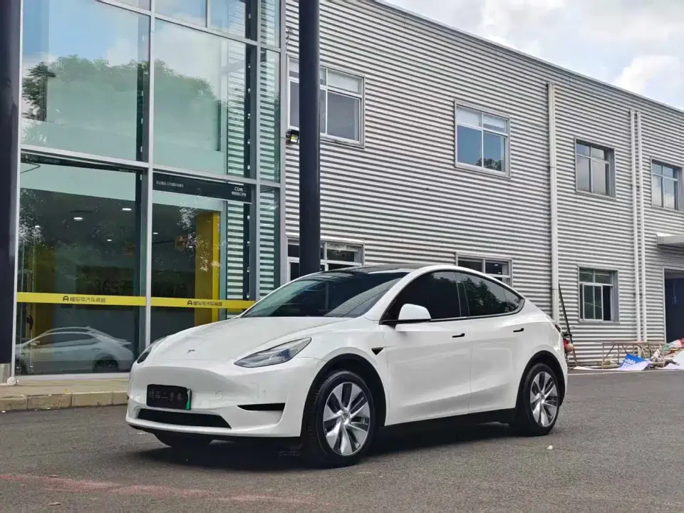Tesla Model Y Facelift Rear-Wheel Drive Version 2023