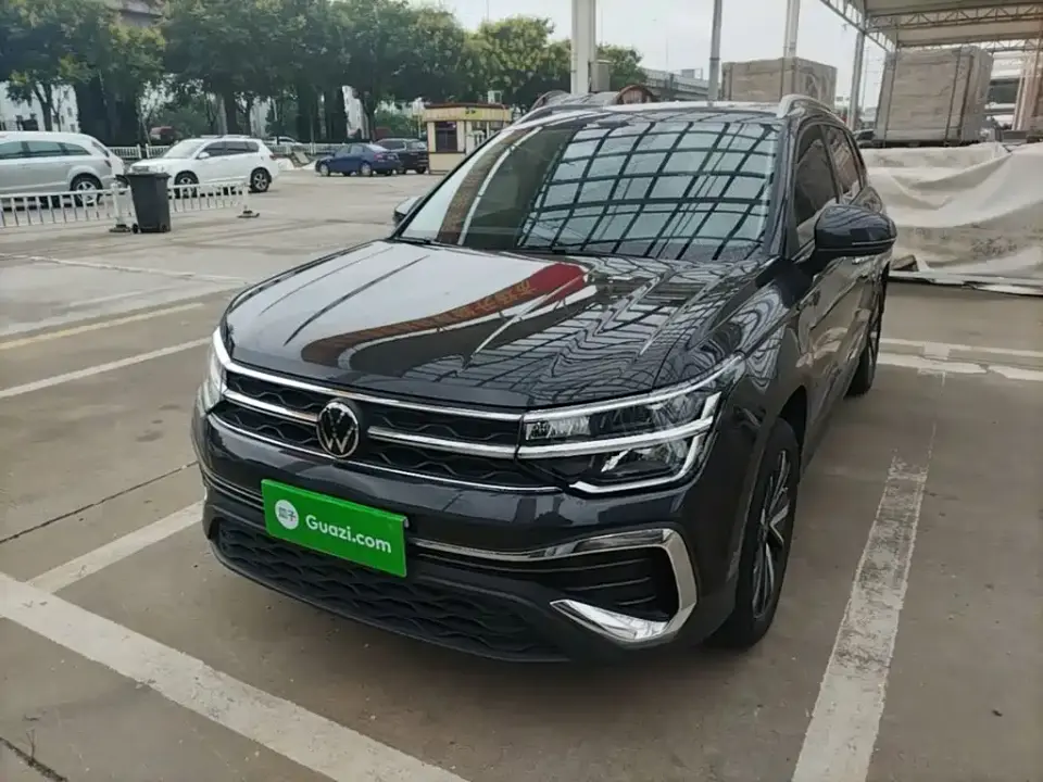 Volkswagen Tharu 300TSI 2WD Bright Moon Edition 2024