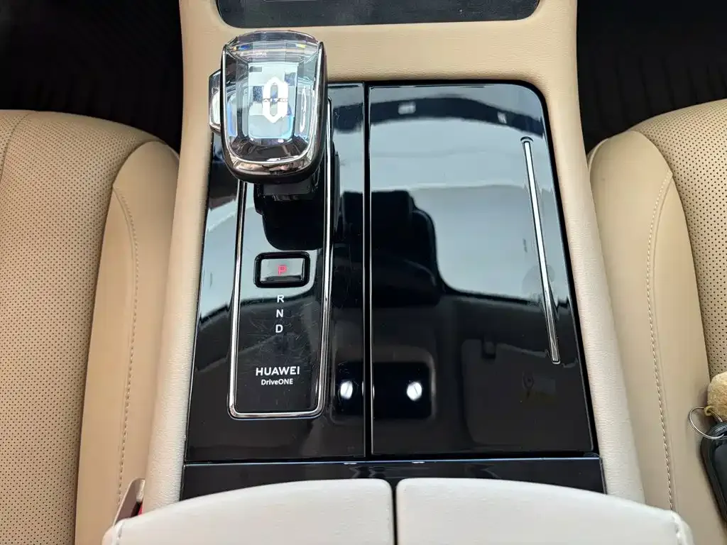 AITO Wenjie AITO M7 1.5T RWD Plus 5-Seater 2023 — фото 17