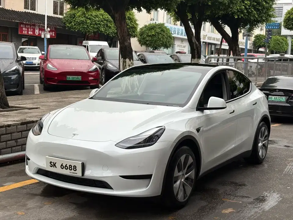 Tesla Model Y Facelift Rear-Wheel Drive Version 2023