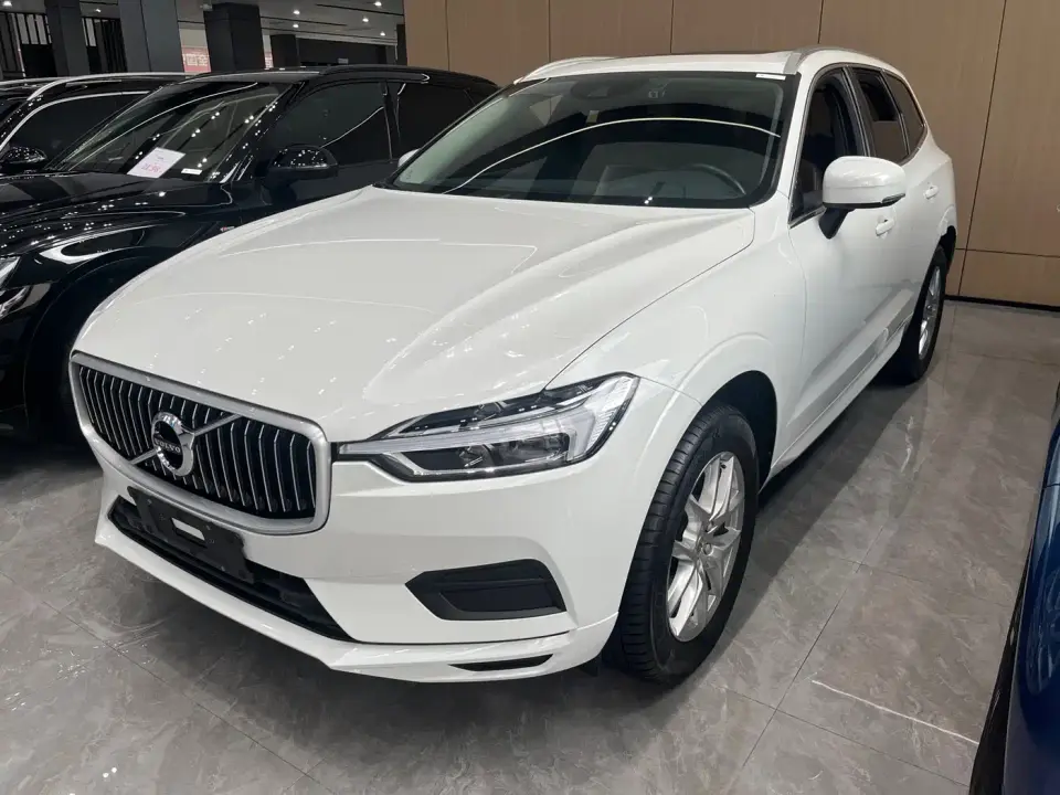 Volvo XC60 T5 4WD Intelligent Ease China VI 2019