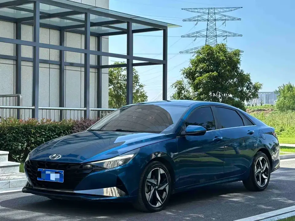Hyundai Elantra 1.5L CVT LUX Premium Edition 2023