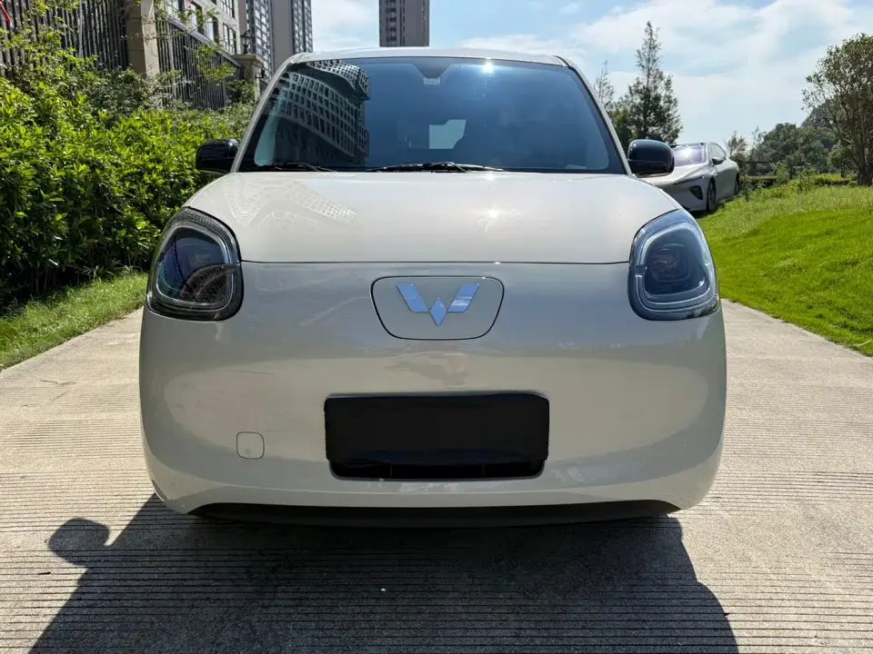 Wuling Motors Hongguang MINIEV 4-Door Advanced 2025
