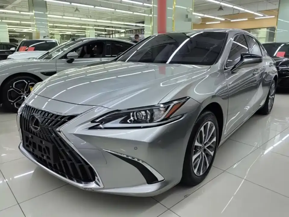 Lexus ES 200 Excellence Edition 2024