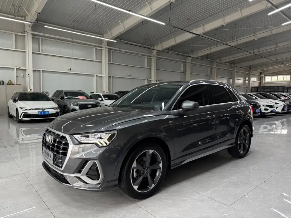 Audi Q3 35 TFSI Fashion Dynamic (1.4T) 2023