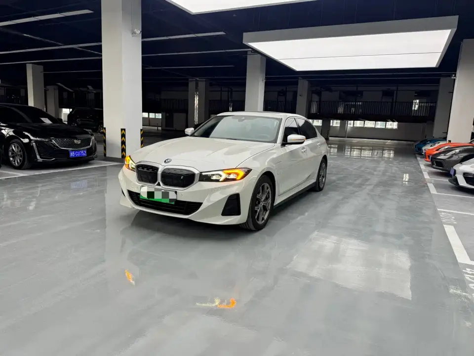 BMW i3 eDrive 35 L 2024