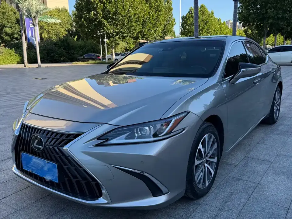 Lexus ES 200 Luxury Edition 2022
