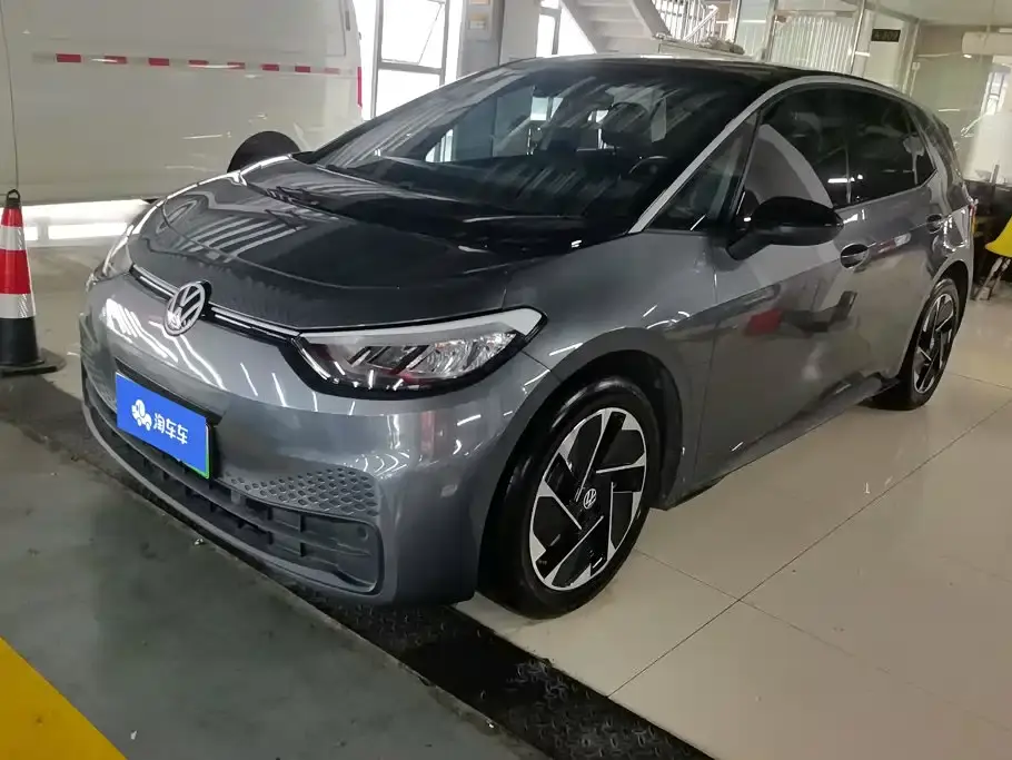 Volkswagen ID.3 Smart Outstanding Edition 2025