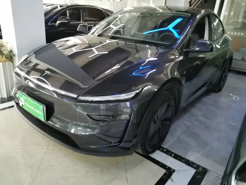Tesla Model Y Rear-Wheel Drive 2025