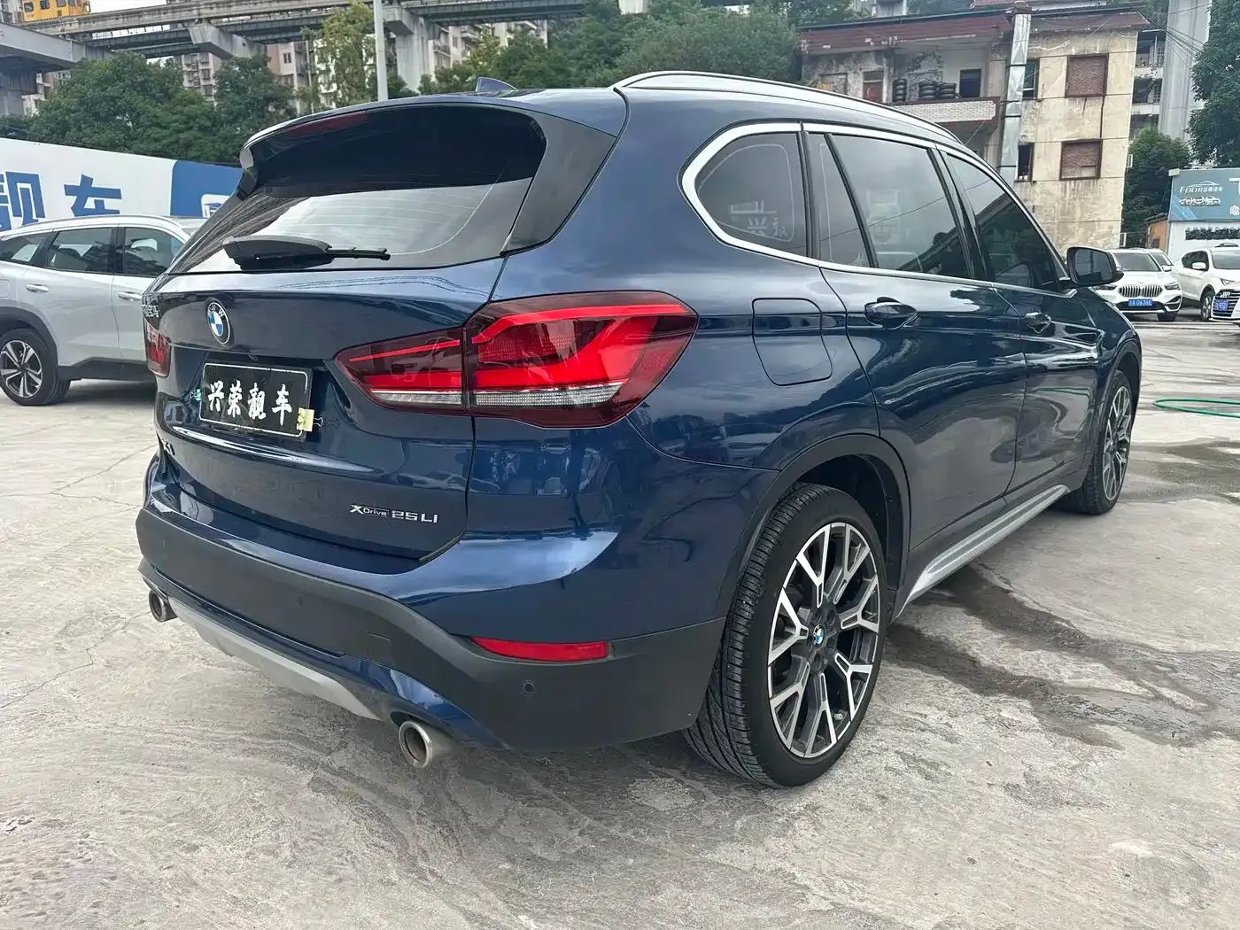 BMW X1 xDrive25Li Premium 2022 — фото 4