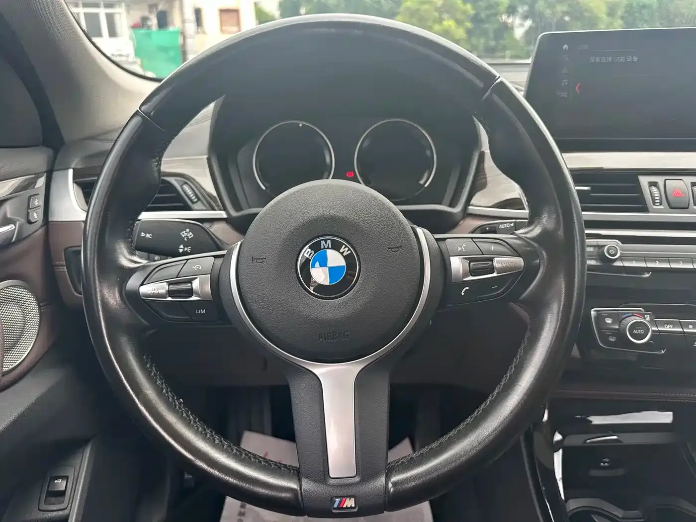 BMW X1 xDrive25Li Premium 2022 — фото 19