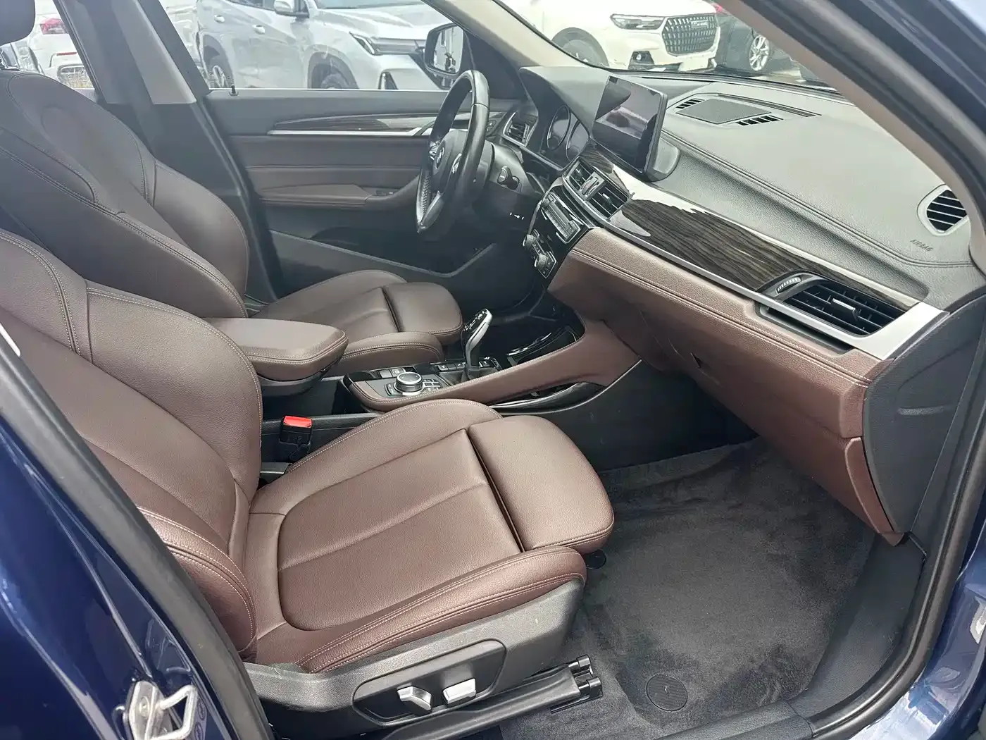 BMW X1 xDrive25Li Premium 2022 — фото 11