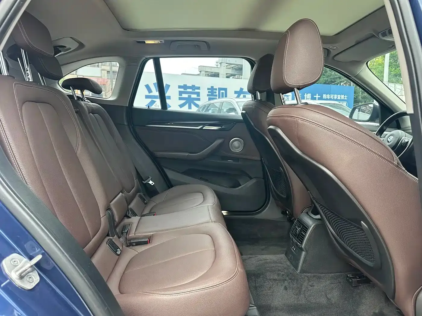 BMW X1 xDrive25Li Premium 2022 — фото 12