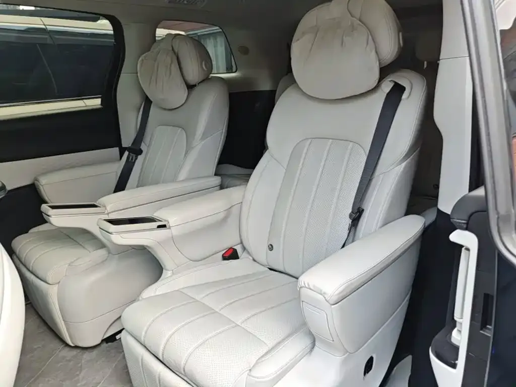 Voyah Auto Voyah Dreamer PHEV AWD Excellent Kunpeng Edition 2025 — фото 17