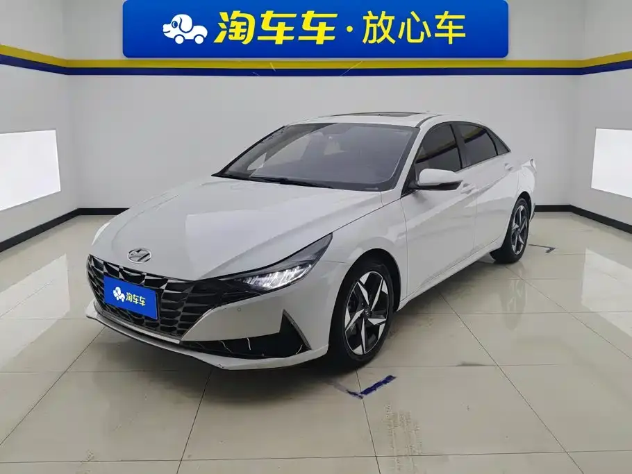 Hyundai Elantra 1.5L CVT LUX Premium Edition 2021