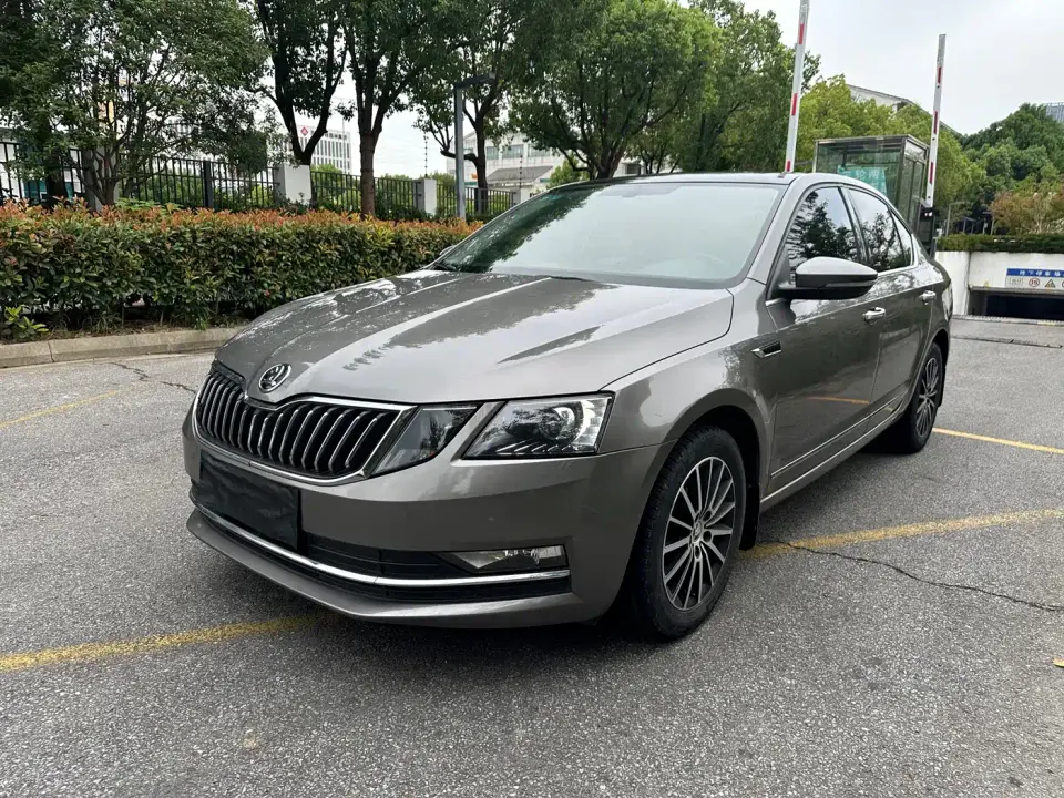 Skoda Octavia 1.5L Automatic Smart Luxury China VI 2019