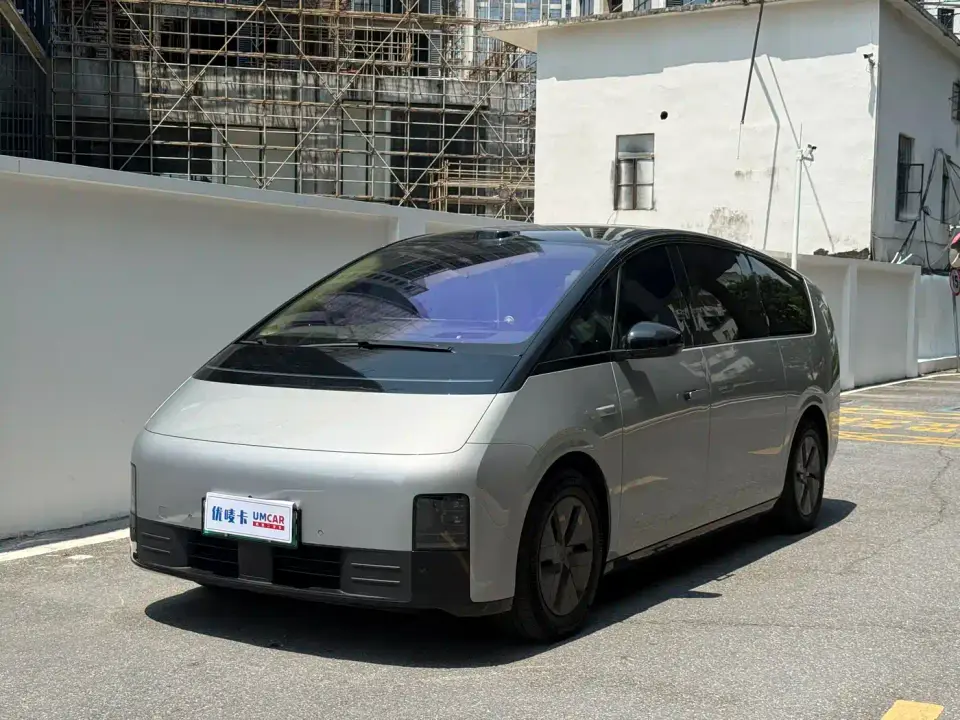 Li Auto MEGA Model Home Family Special Edition 2025