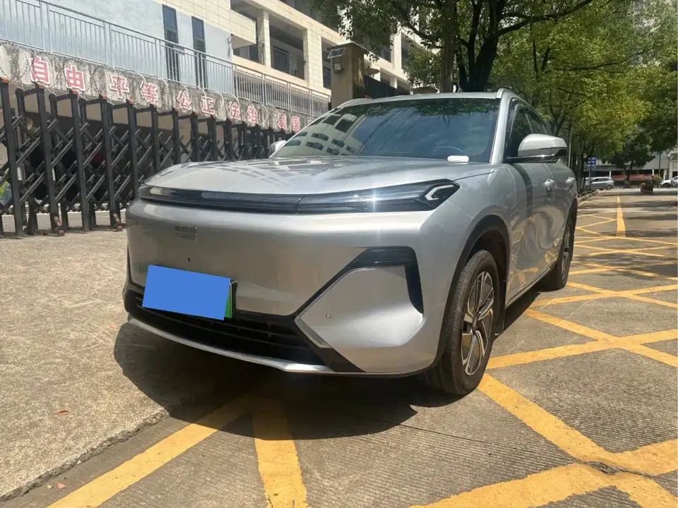 Geely Galaxy Galaxy Starship 7 EM-i Model 120km Voyage+ Edition 2025