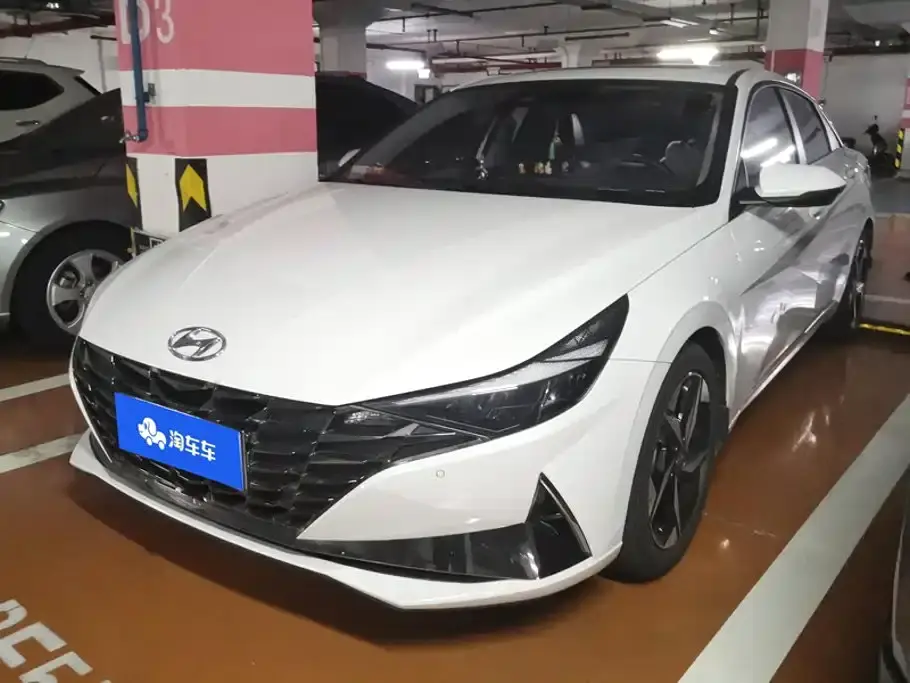 Hyundai Elantra 1.5L CVT LUX Premium Edition 2023