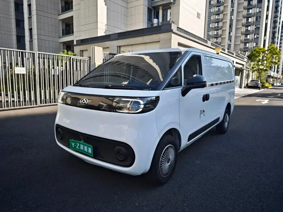 SAIC Maxus Dana V1 Model V1 Short Wheelbase High Roof (43kWh) 2025