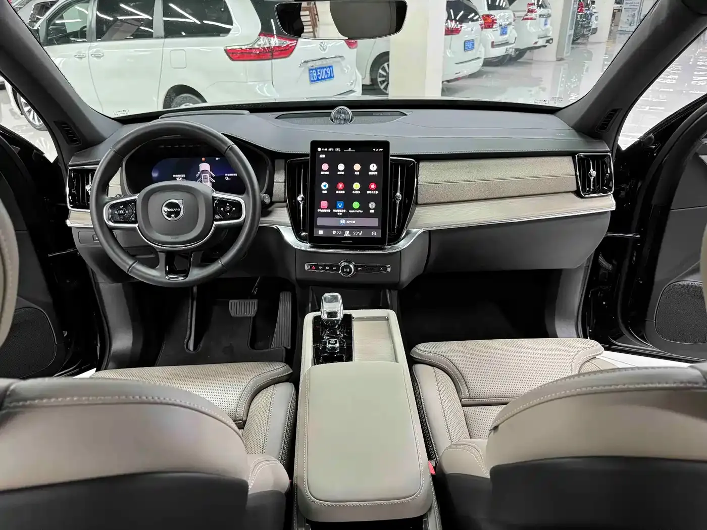 Volvo XC90 Plug-in Hybrid T8 Smart Premium Luxury 7-Seater 2025 — фото 9