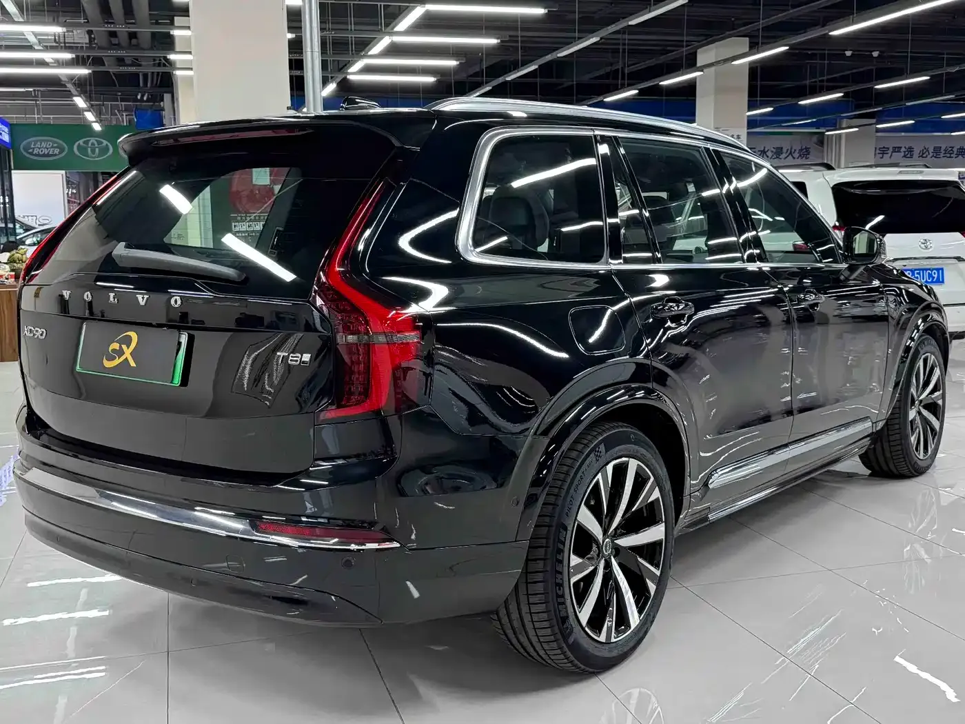 Volvo XC90 Plug-in Hybrid T8 Smart Premium Luxury 7-Seater 2025 — фото 4
