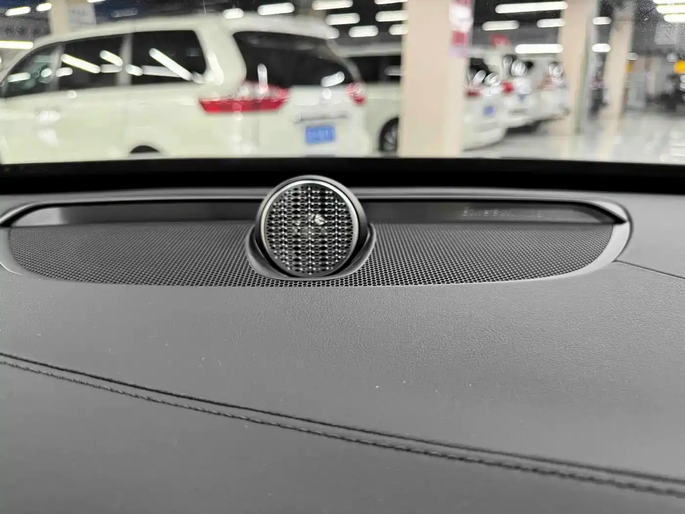 Volvo XC90 Plug-in Hybrid T8 Smart Premium Luxury 7-Seater 2025 — фото 17