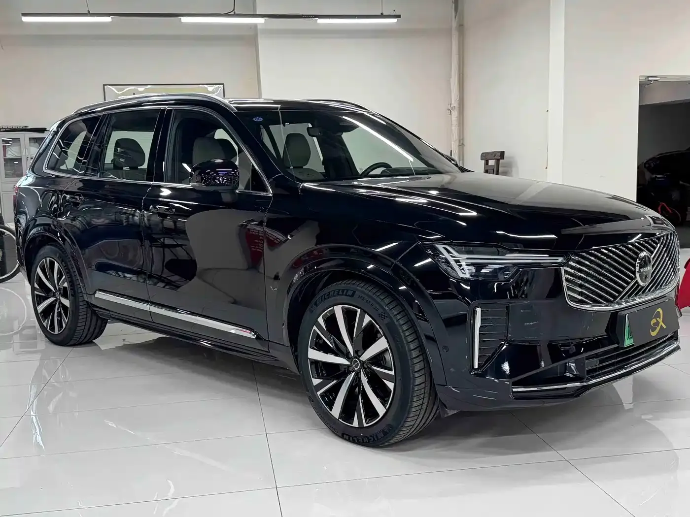 Volvo XC90 Plug-in Hybrid T8 Smart Premium Luxury 7-Seater 2025 — фото 3