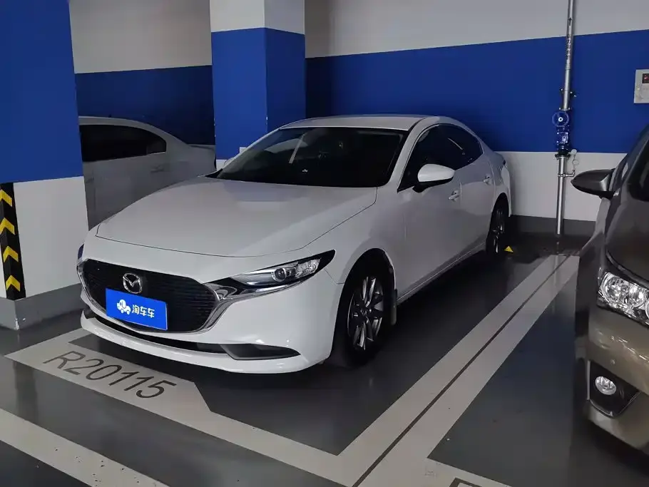 Mazda Mazda3 Axela 2.0L Automatic Quality Edition 2022