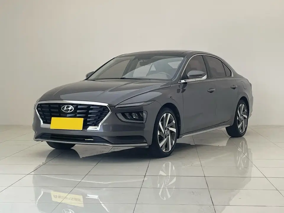 Hyundai Mistra 1.8L CVT LUX Premium 2021