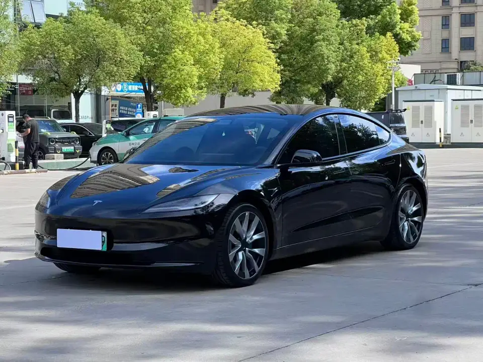 Tesla Model 3 Long Range All-Wheel Drive 2023