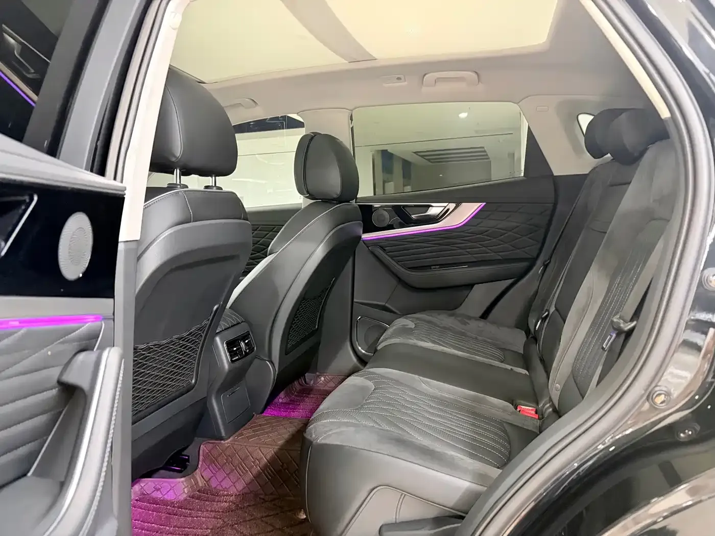 Hongqi HS5 2.0T Smart Connect Flagship AWD Edition 2022 — фото 8